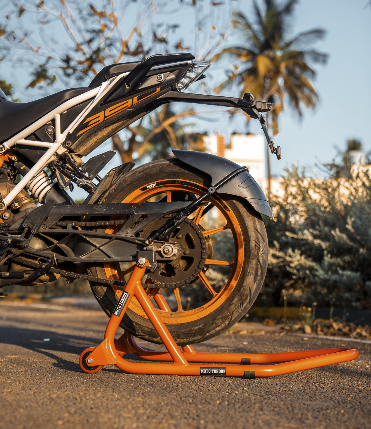 PADDOCK STAND RED – Moto Torque - Main Image