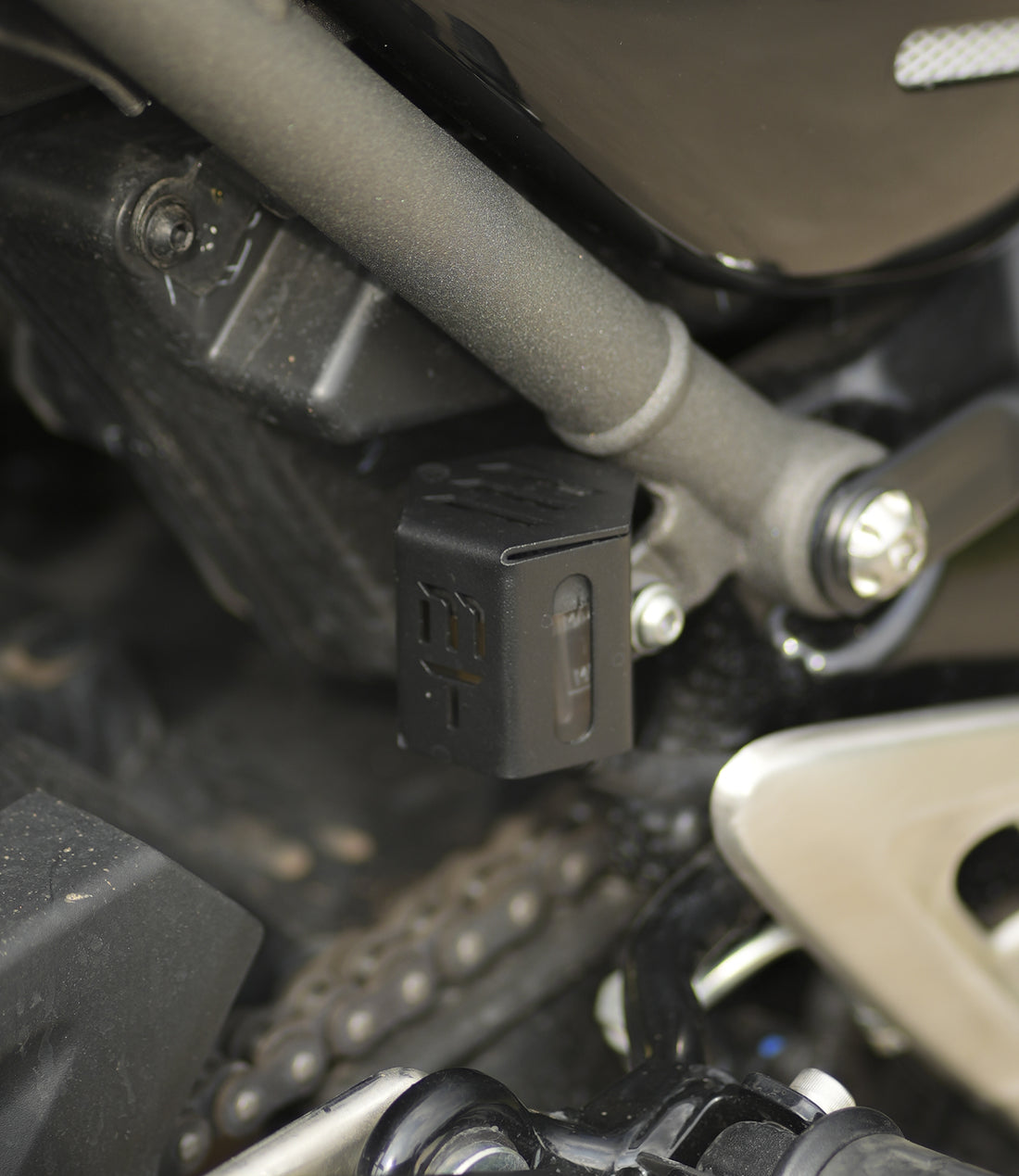 RESERVOIR OIL GUARD (MS) FOR TRIUMPH SPEED 400 – Moto Torque