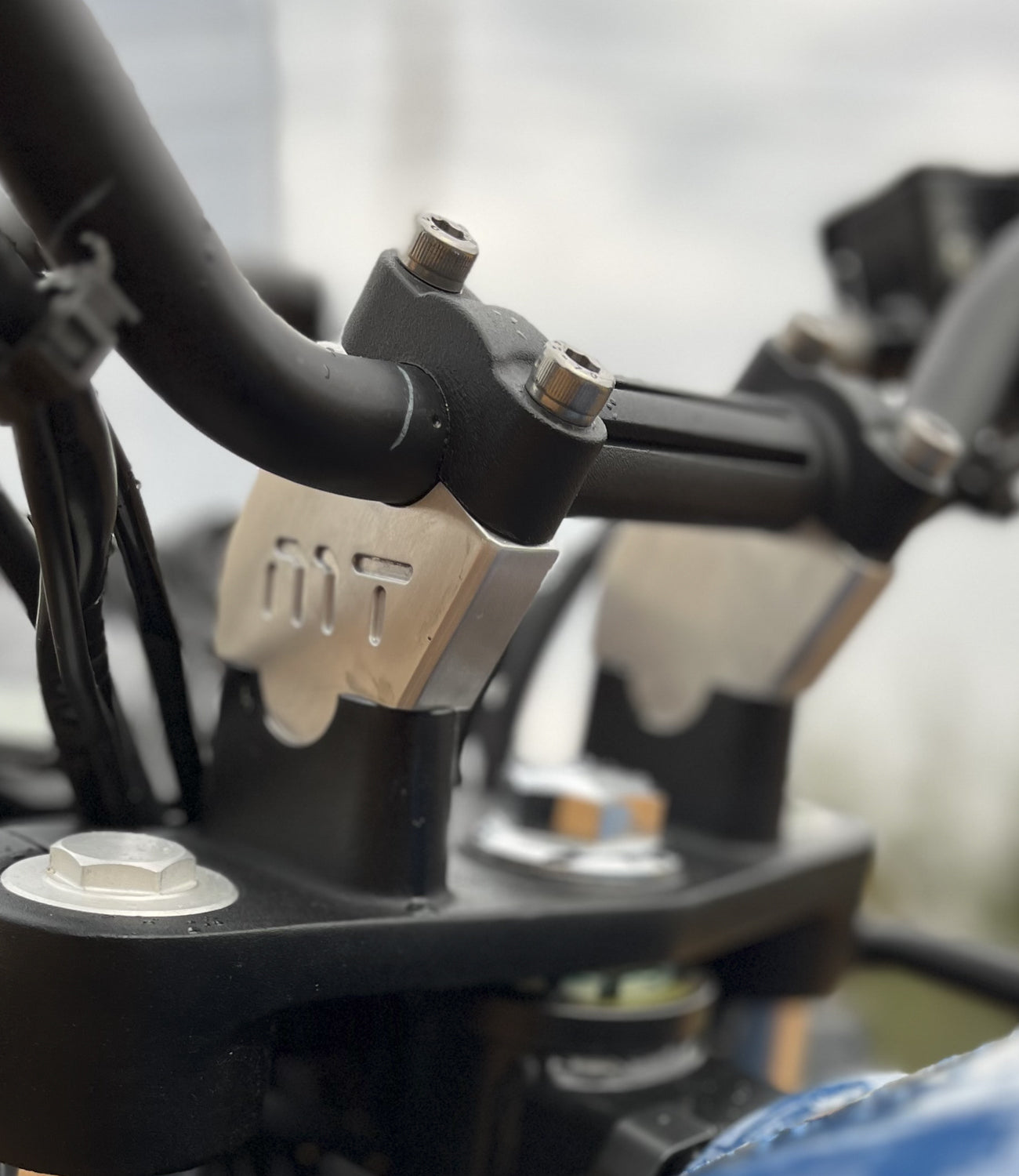 HIMALAYAN - HANDLEBAR RISERS – Moto Torque