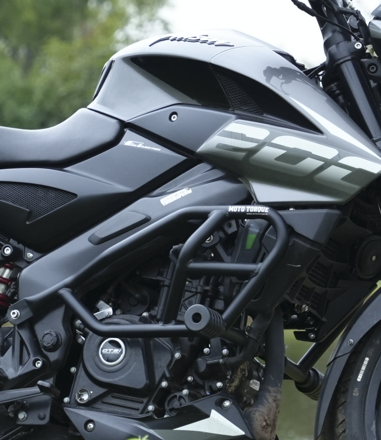 PULSAR NS200 CRASH GUARD – Moto Torque - Main Image
