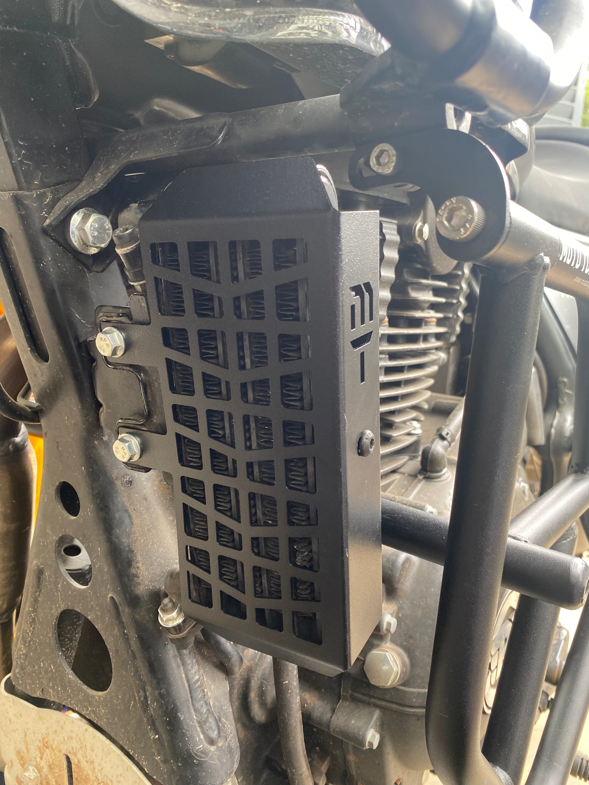 Re Himalayan Radiator HIMALAYAN - Radiator Guard – Moto Torque