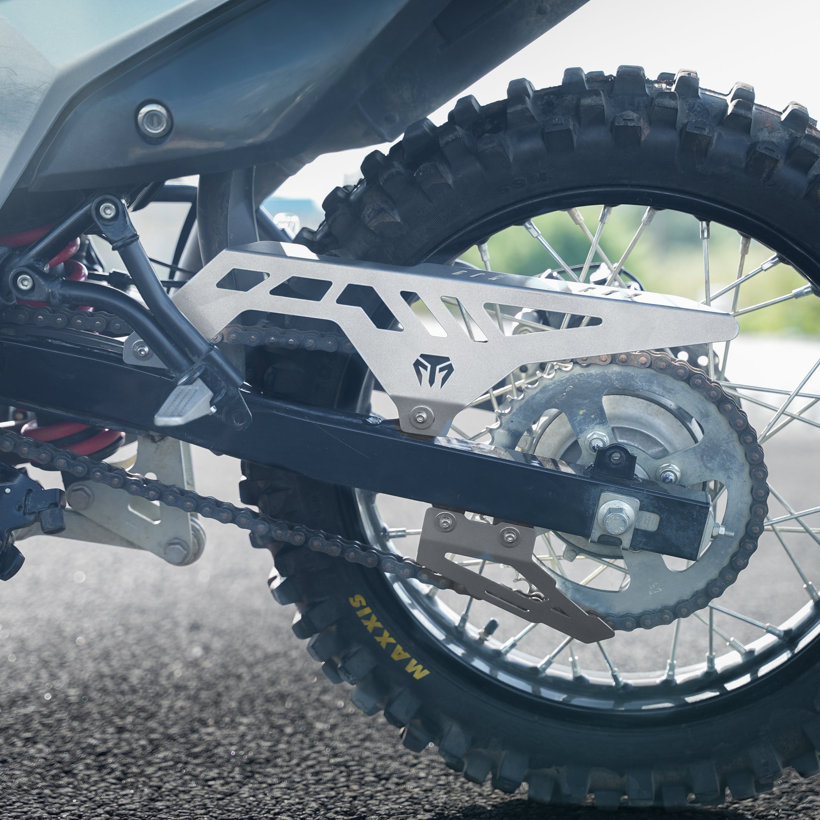 CHAIN GUARD SILVER FOR XPULSE 210 – Moto Torque